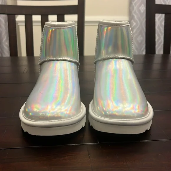Ugg Australia Classic Mini Iridescent Boots new Glacier Grey Women’s Size 6